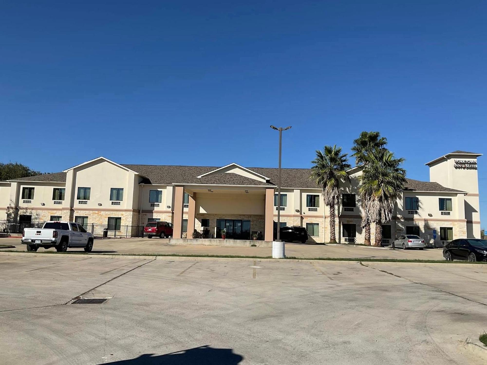Yorktown Inn And Suites Extérieur photo