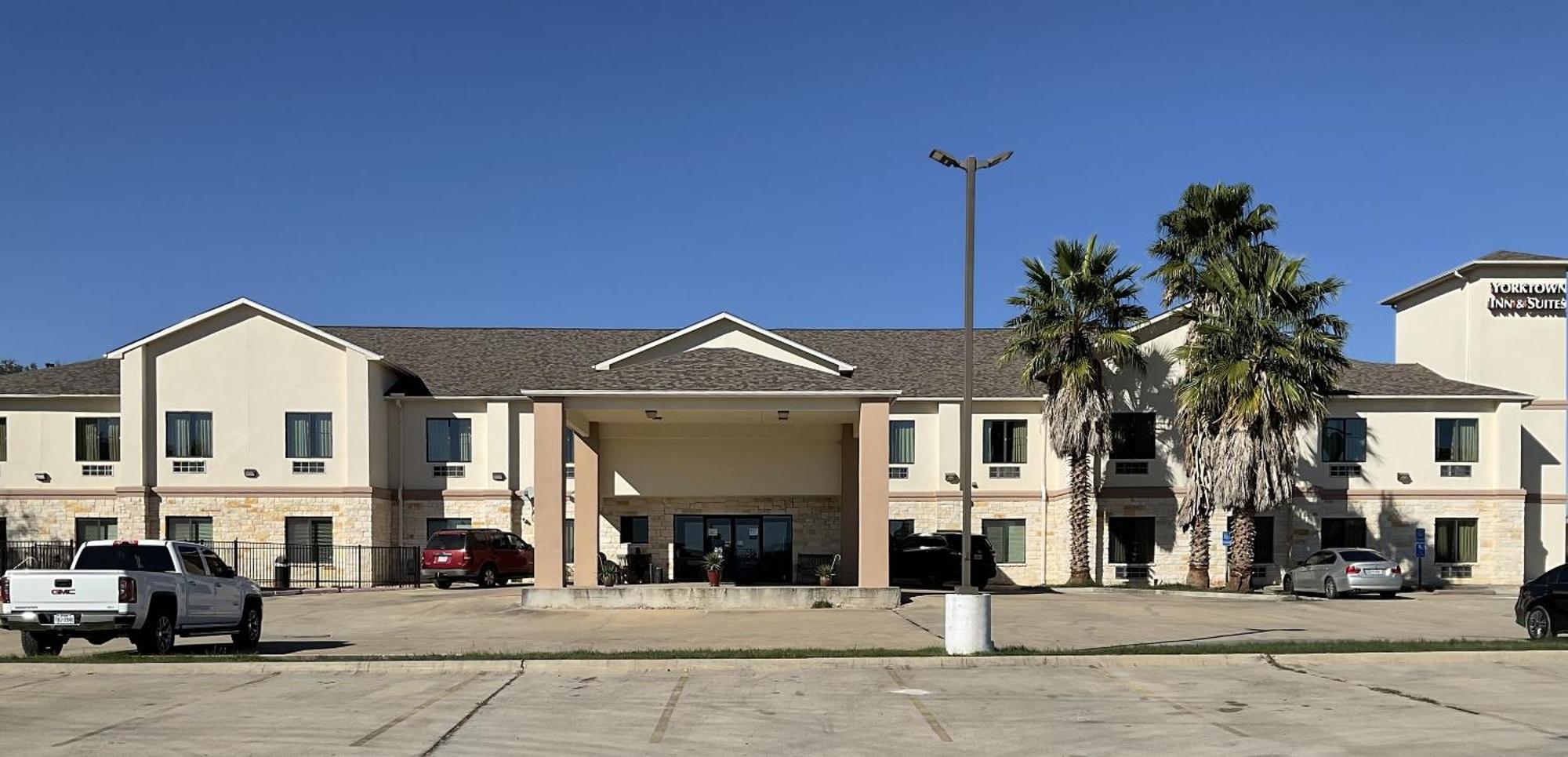 Yorktown Inn And Suites Extérieur photo