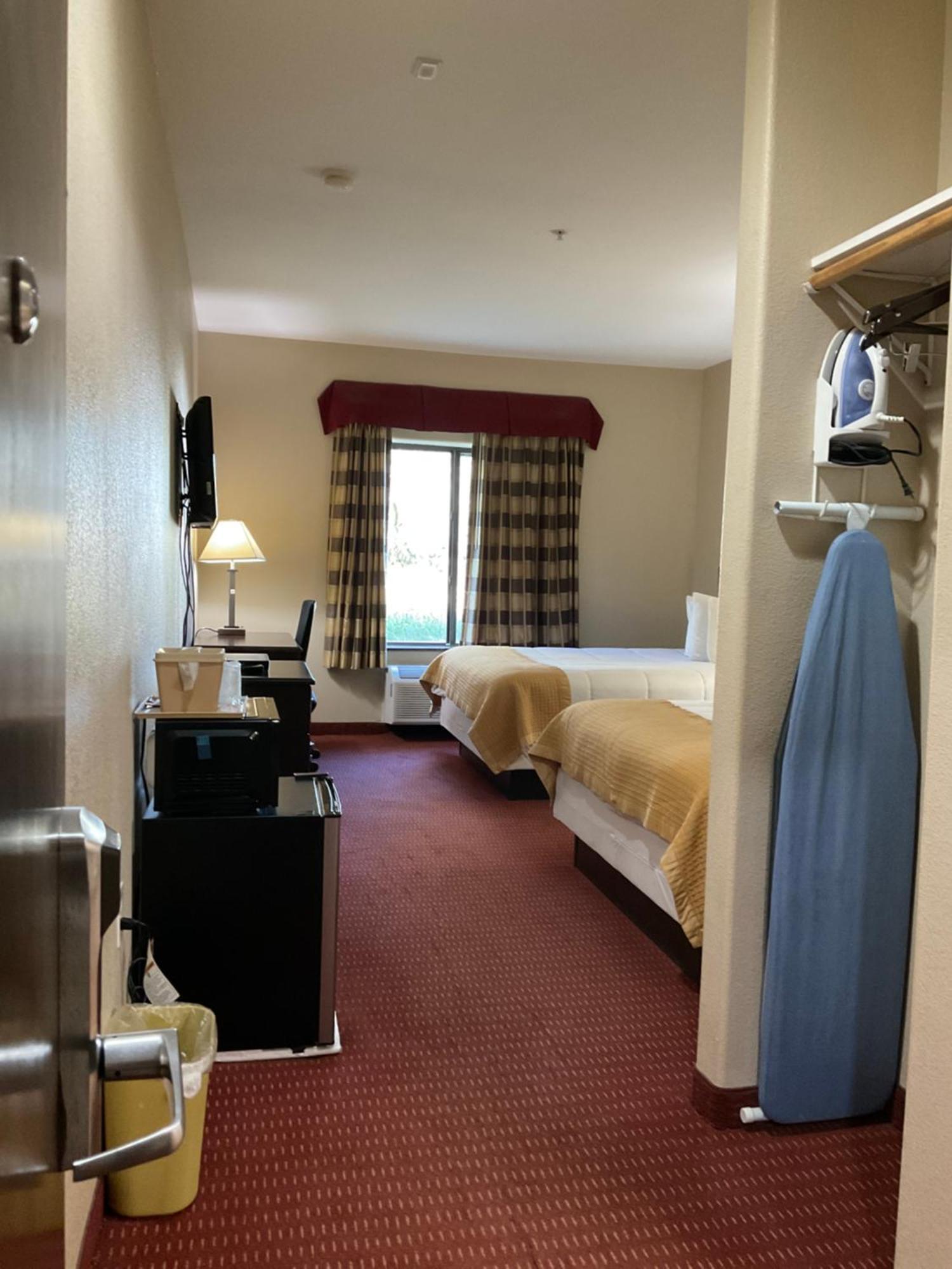 Yorktown Inn And Suites Extérieur photo