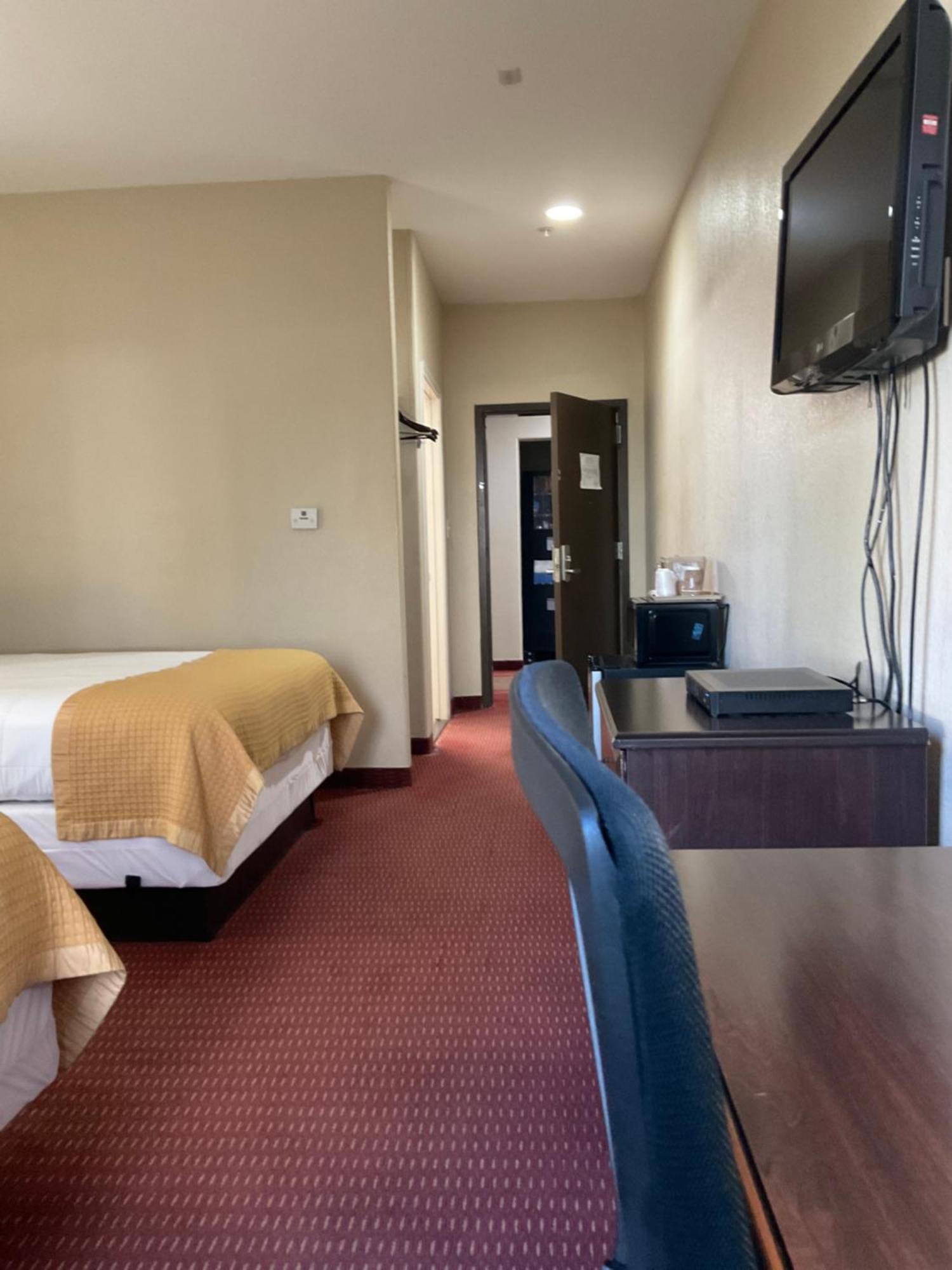 Yorktown Inn And Suites Extérieur photo