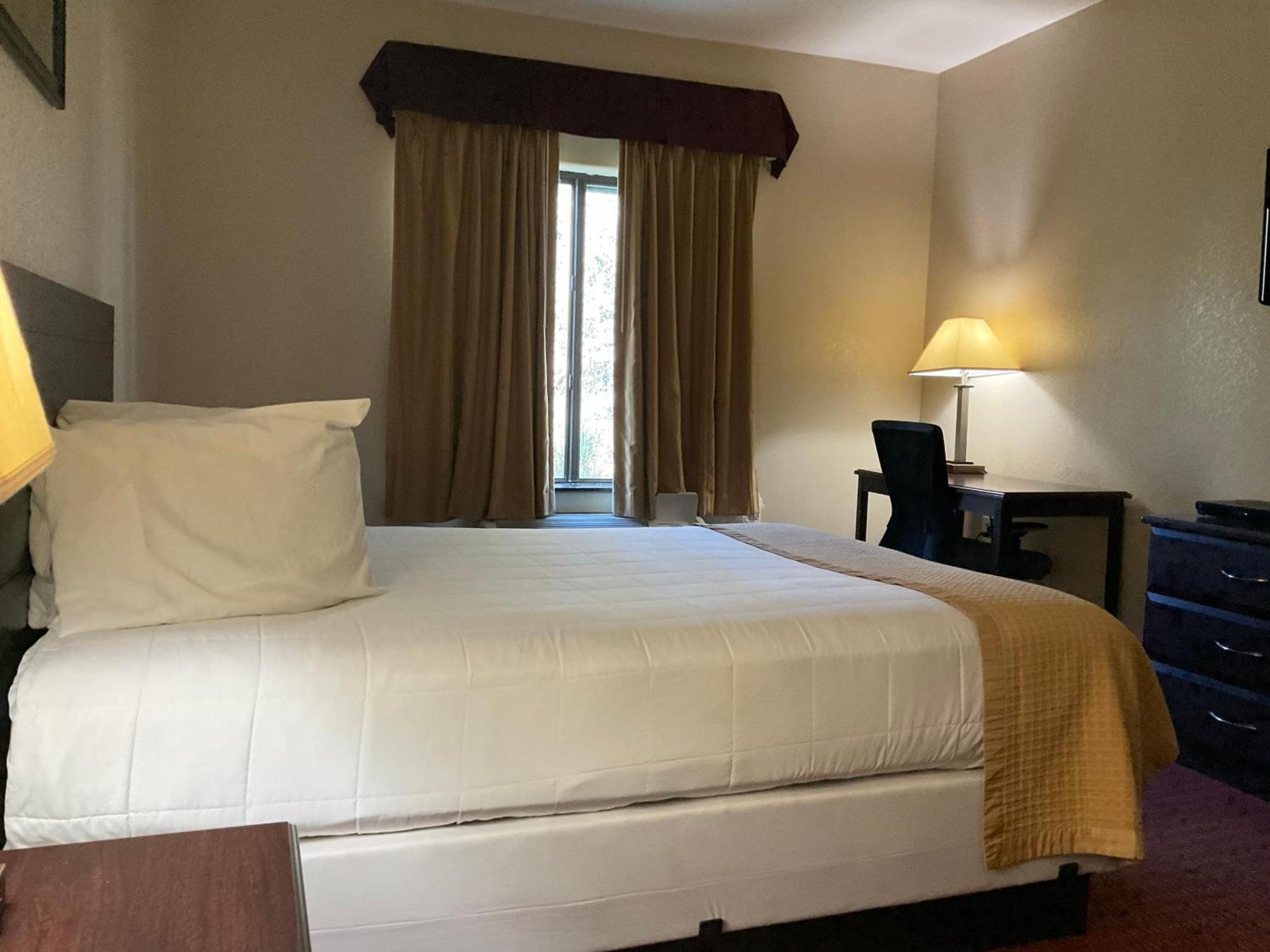 Yorktown Inn And Suites Extérieur photo