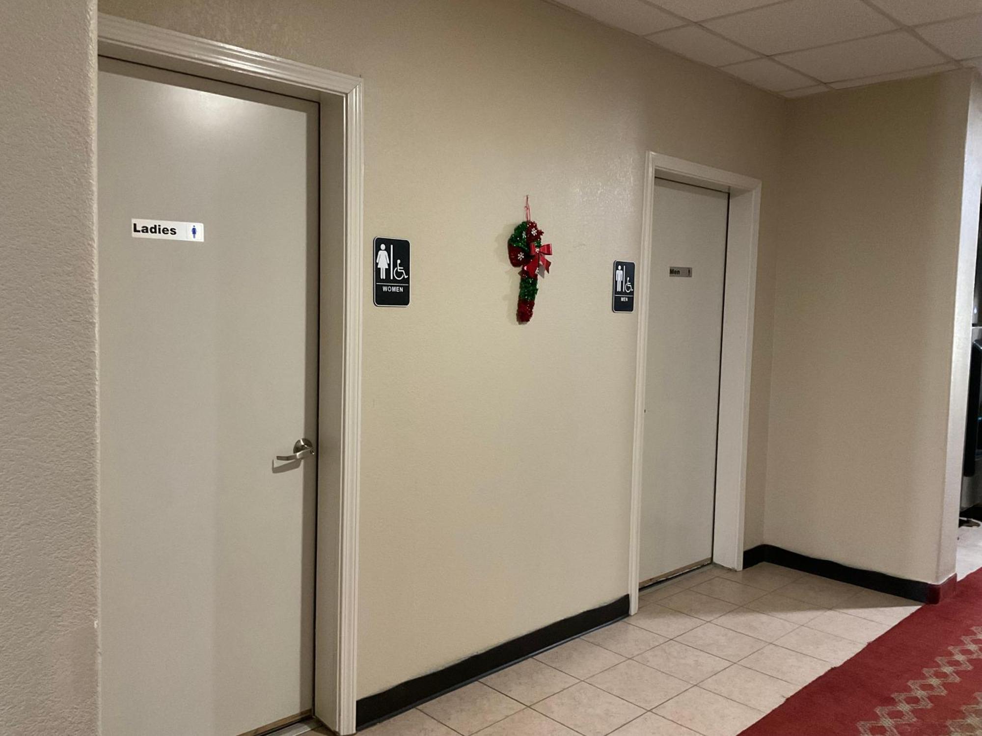 Yorktown Inn And Suites Extérieur photo