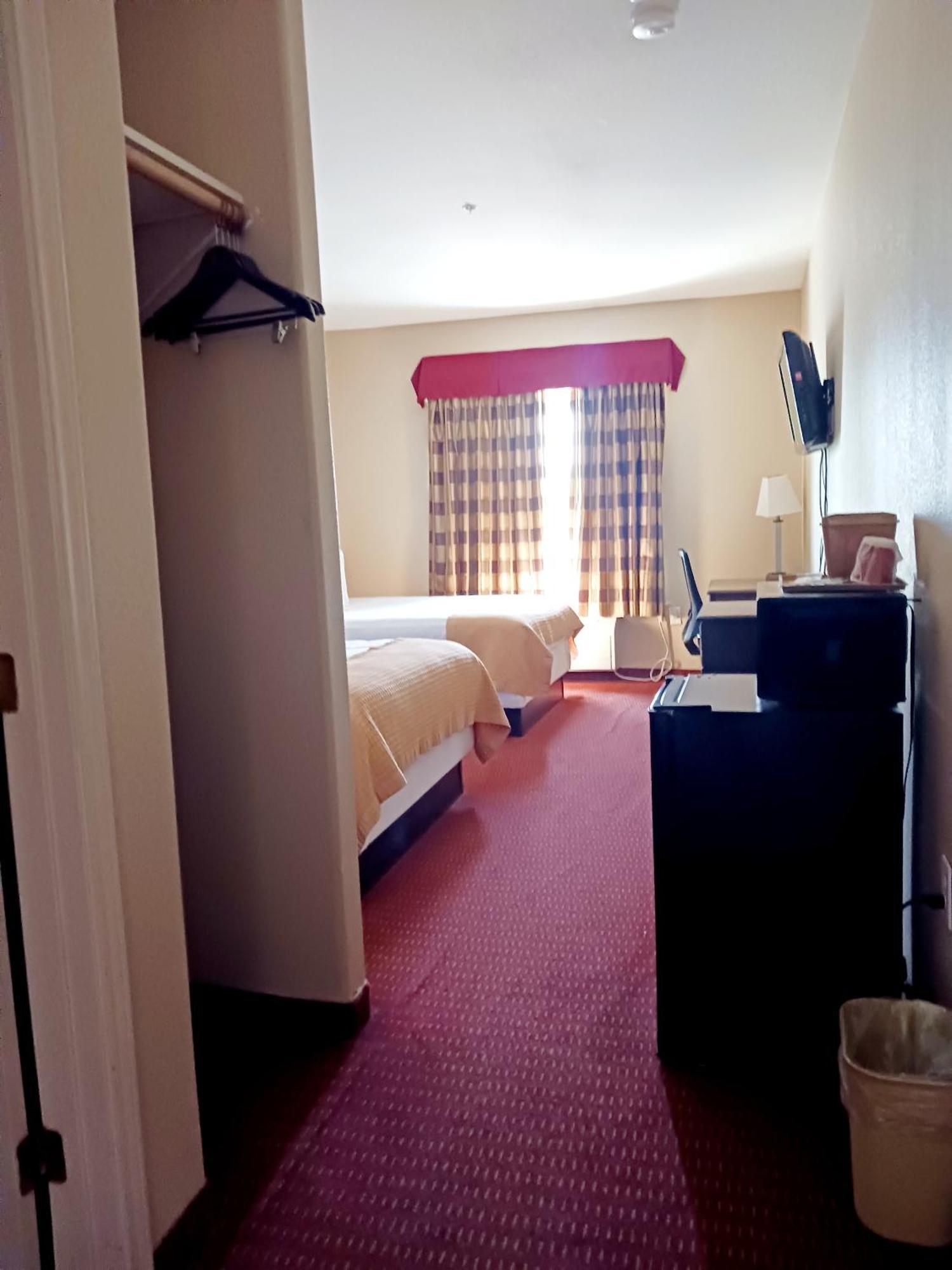 Yorktown Inn And Suites Chambre photo