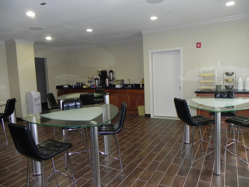 Yorktown Inn And Suites Extérieur photo